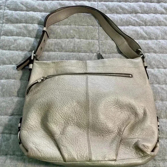 Coach pebbled leather bag. - Picture 4 of 7